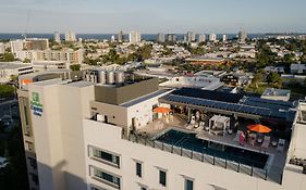 Holiday Inn & Suites Sunshine Coast By Ihg
